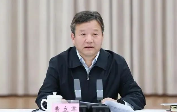 曹立军专题研究“进万企、解难题、优环境、促发展”工作，要求拿出真招实招为企业纾困解难，不断增强发展信心推动经济企稳回升