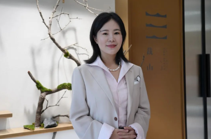 企示录 后浪逐新丨进入自家企业 她用了10年时间证明自己