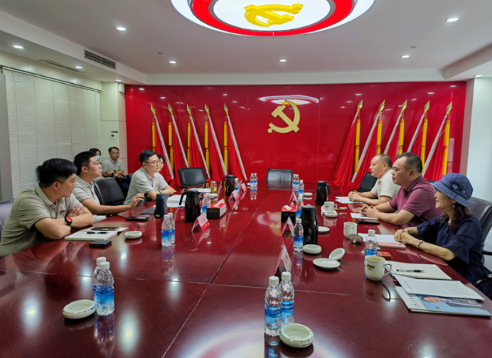 行走宽窄之间，微笑始终相伴
