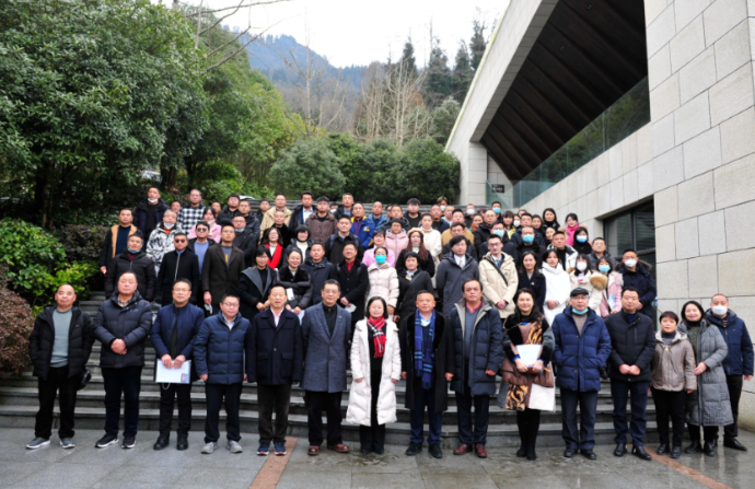 不畏艰难勇往直前，致敬彭州企业家