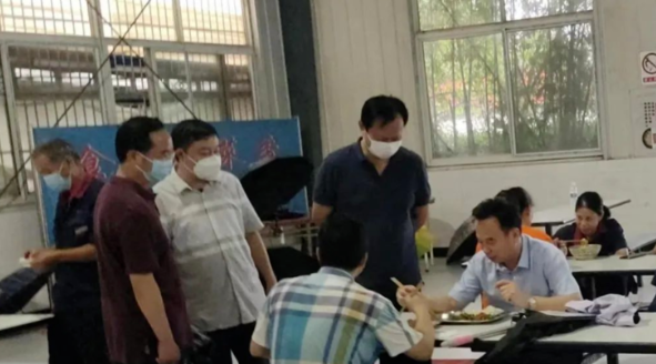 “疫”不容辞 看“防疫泡泡” 闭环生产中的海大人